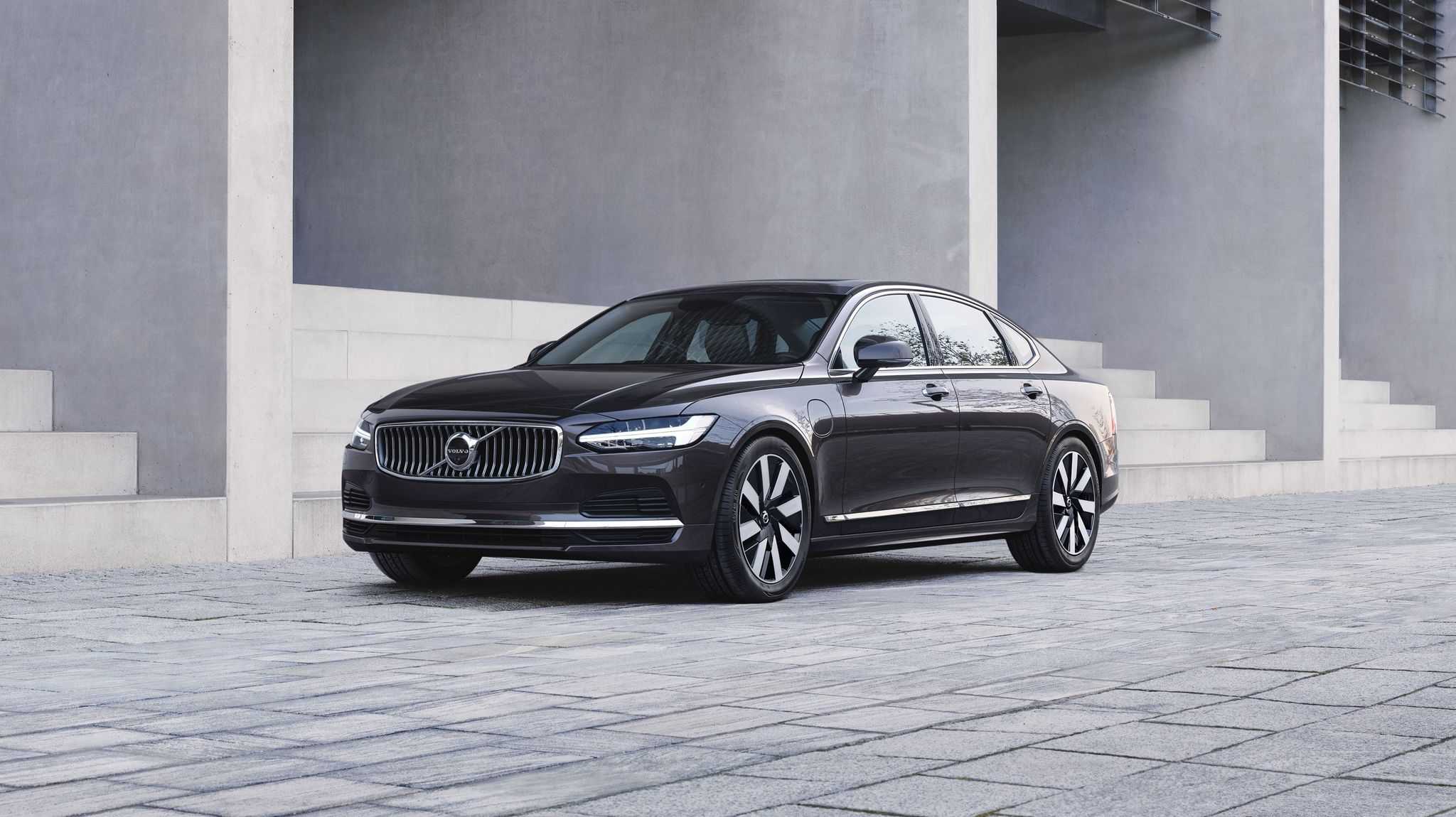 volvo s90 outside