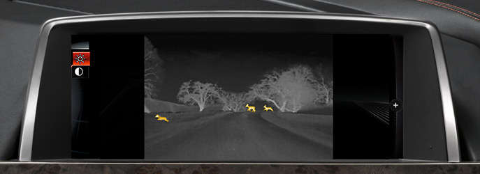 Night vision lämpökameran avulla näet isommat eläimet jo ajovalojen kantamaa pidemmältä.