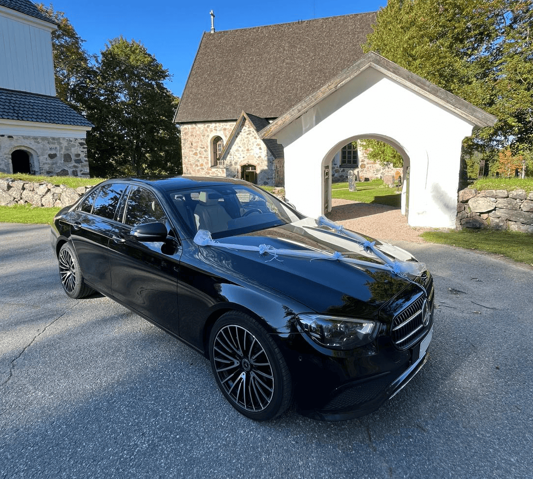 Mercedes E Karjaalla | Mercedes E Karjaalla