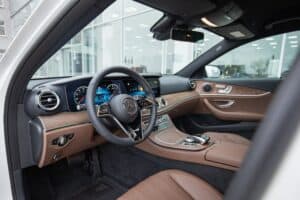 shutterstock 2101332502 | Business class sedan cockpit